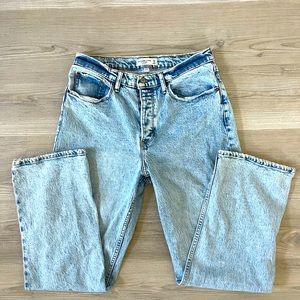 Abercrombie & Fitch “the 90s Baggy low rise Curve Love jean. Size 29/8R